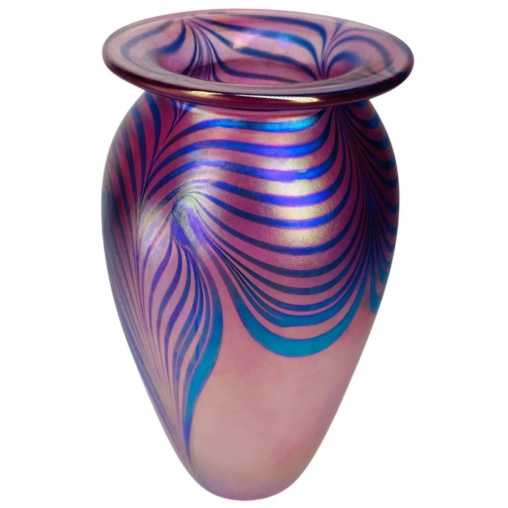 Robert Eickholt Signed 1994 Iridescent MCM Pulled‎ Feather Pink Art Glass Vase
